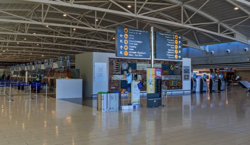 Γυναίκα παρέκαμψε τα σημεία ελέγχου του αεροδρομίου Λάρνακας και επιβιβάστηκε σε πτήση για το Ισραήλ χωρίς να είναι στη λίστα