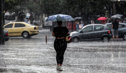 Χαλάζι, καταιγίδες, ισχυρούς ανέμους και βουτιά της θερμοκρασίας φέρνει η κακοκαιρία από την Ιταλία - Πότε θα χτυπήσει την Αττική