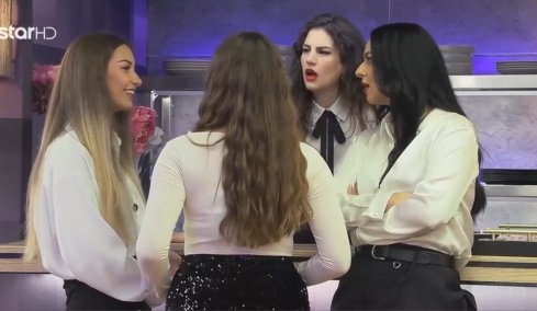 First Dates: Απίθανη ανατροπή με δύο ζευγάρια που άλλαξαν παρτενέρ στη μέση του ραντεβού, δείτε βίντεο