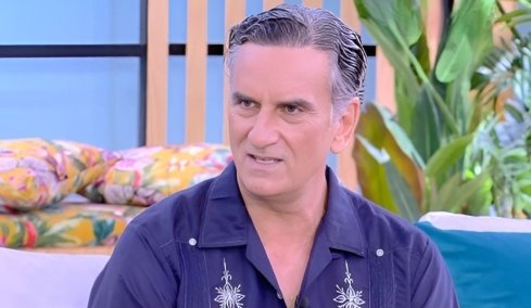 Νίκος Ψαρράς για τον γιο του: Έρχεται ακόμα μέσα στη νύχτα και χώνεται ανάμεσά μας κάποιες φορές