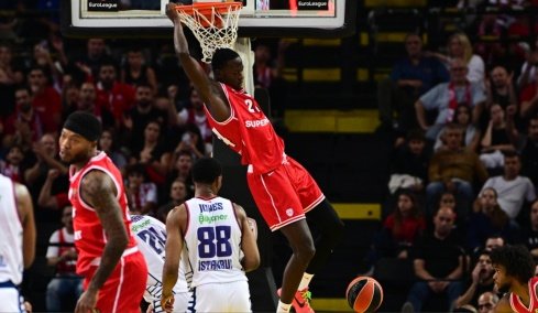 Euroleague: Ο Ολυμπιακός διέλυσε την Εφές, μεγάλη ανατροπή της Ζαλγκίρις στη Βαρκελώνη και «διπλό» της Μπεσίκτας, δείτε βίντεο