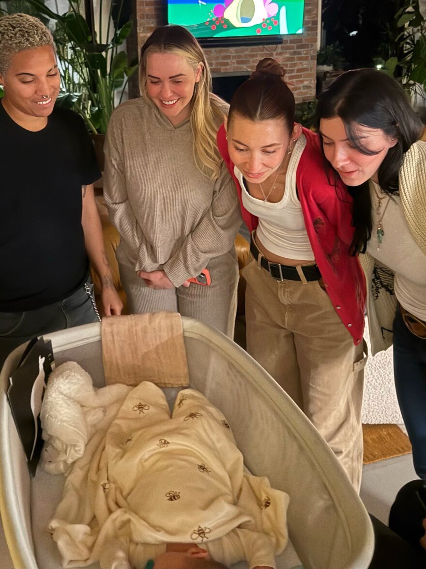 Μπάρμπαρα Πάλβιν: Η φωτογραφία της κόρης της με φορμάκι εμπνευσμένο από το σόου της Victoria’s Secret και η εξομολόγηση για τη μητρότητα