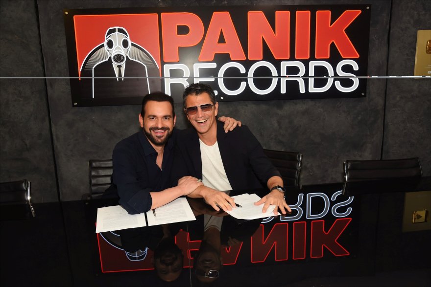 Σάκης Ρουβάς: Το πάρτι-έκπληξη από την Panik Records και τα νέα δισκογραφικά του βήματα