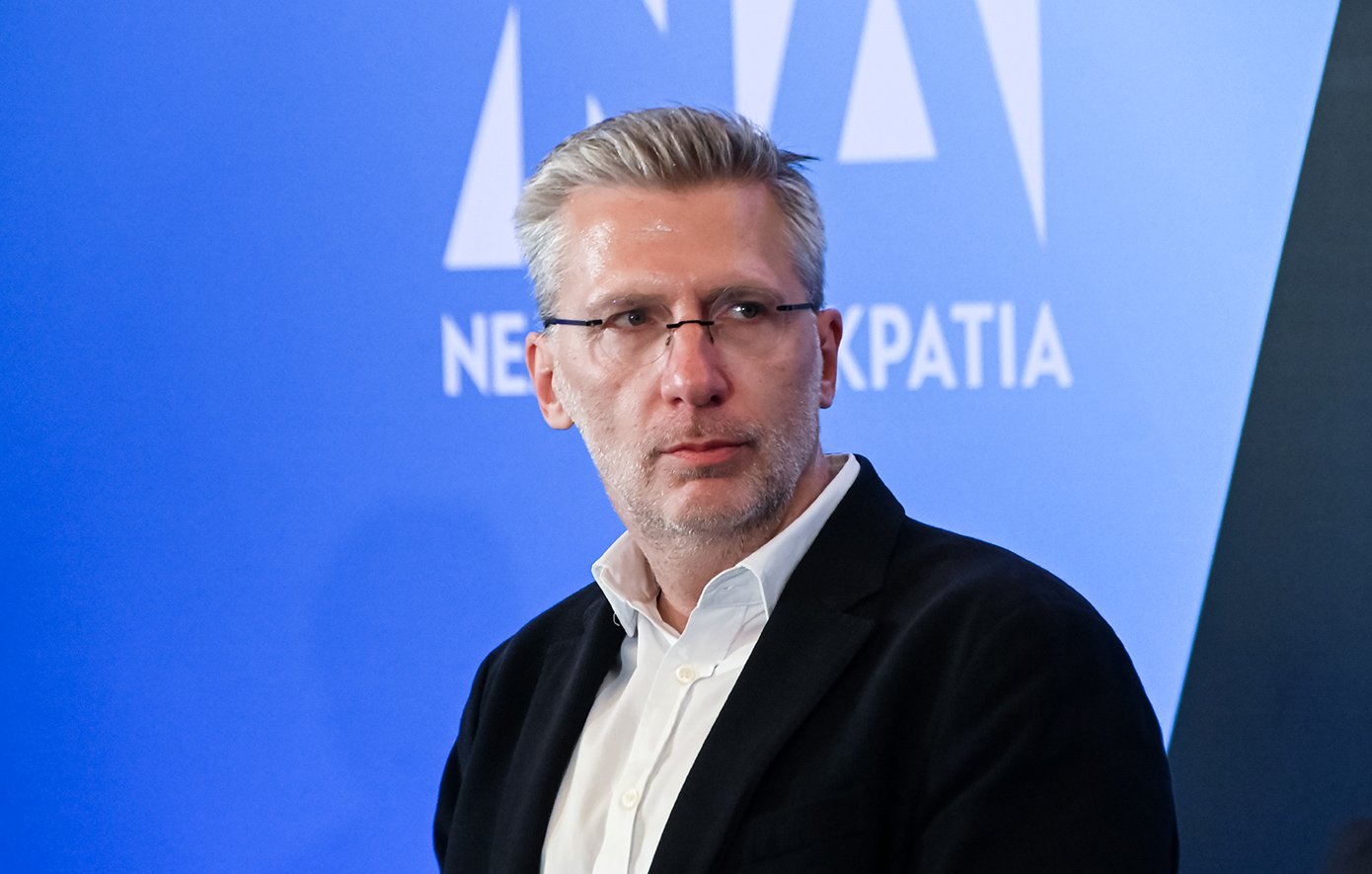 Άκης Σκέρτσος: Εξαιρέθηκε η Ελλάδα από το ευρωπαϊκό «πάγωμα» νομοθετικών πρωτοβουλιών για την προστασία των ανηλίκων στα social media