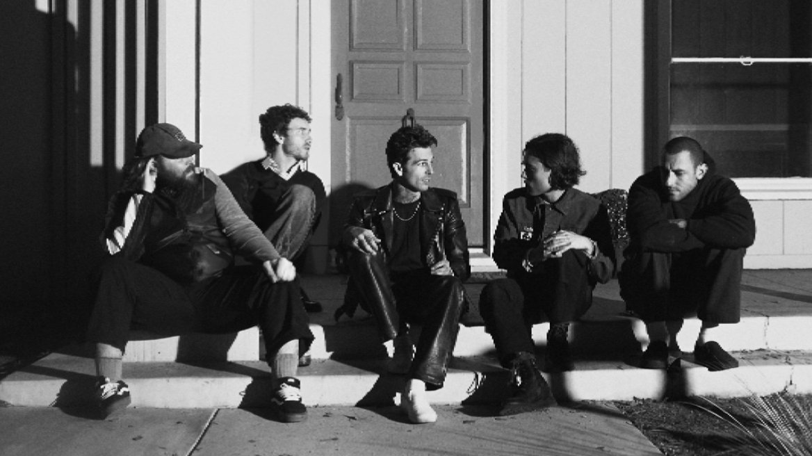 Προς sold out η συναυλία των The Neighbourhood στο Release Athens τον Ιούνιο του 2027, έμεινε μόλις το 20% των εισιτηρίων