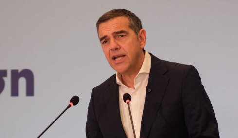 Τσίπρας κατά Ανδρουλάκη: «Οι αφελείς νόμιζαν πως θα ήταν αυτοί η εναλλακτική λύση, δεν αποκλείεται να συγκυβερνήσει με ΝΔ» - ΠΑΣΟΚ: Δεν θα σε ακολουθήσουμε στην τοξικότητα