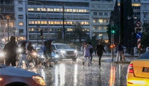 Επικαιροποιήθηκε το έκτακτο δελτίο επιδείνωσης του καιρού για ισχυρές καταιγίδες και 10 μποφόρ στο Αιγαίο: Ποιες περιοχές κινδυνεύουν από πλημμύρες