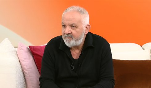 Χρήστος Θηβαίος: Στην Ιταλία είχα καθηγητή τον Ουμπέρτο Έκο, μου είπε «τιμή μας που έρχεστε στο πανεπιστήμιο»